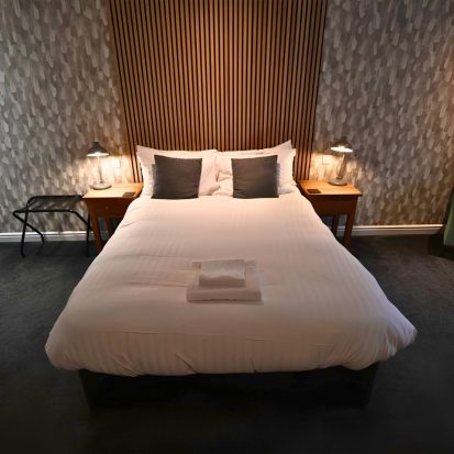 Royal Oak Bedrooms 2 Bedroom Bed