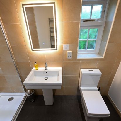 Royal Oak Bedrooms 4 Bathroom